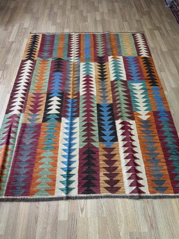 Hazara Kilim – 198 × 150 cm