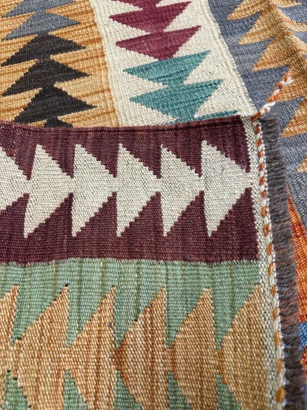 Hazara Kilim – 198 × 150 cm