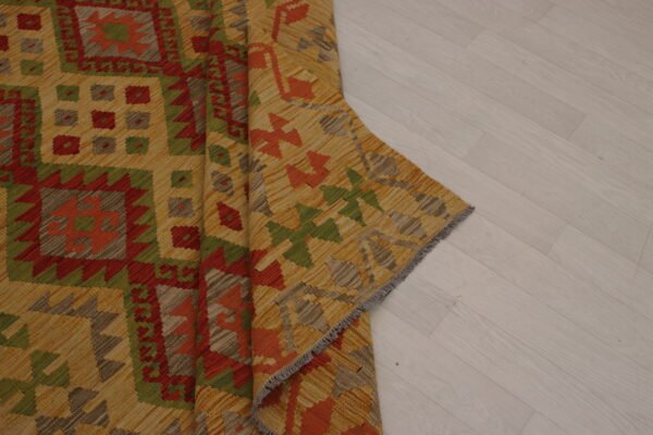 VJ Kilim – 246 × 178 cm    (47866)
